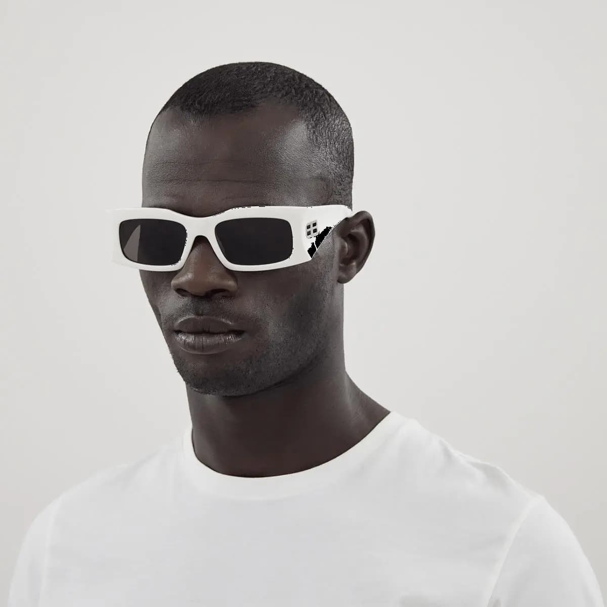 product-889652444079-3