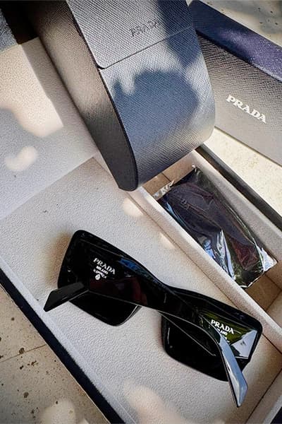 Critique de Prada PR 17WS – Icône du Style Contemporain